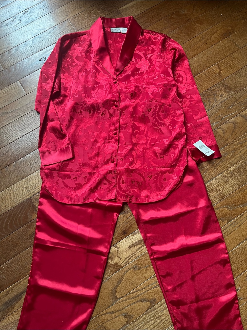 NWT Kathryn Red Jacquard Pajama Set, Size M